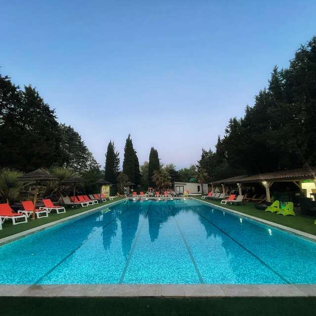 Piscine et Espace Bien-être - Camping La Vallée de Taradeau