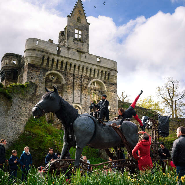 Le château lâche les chevaux !