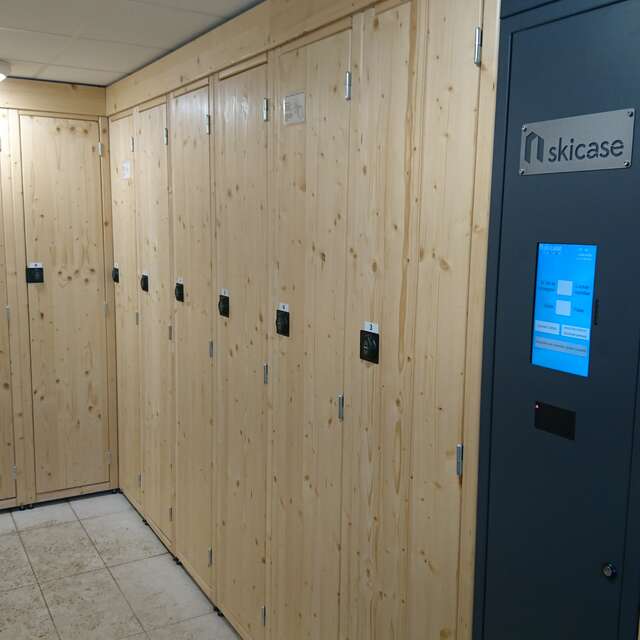 Les Carrets skis lockers