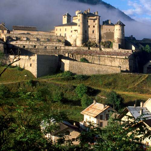 Un fort médiéval à 1427m, le plus haut de France