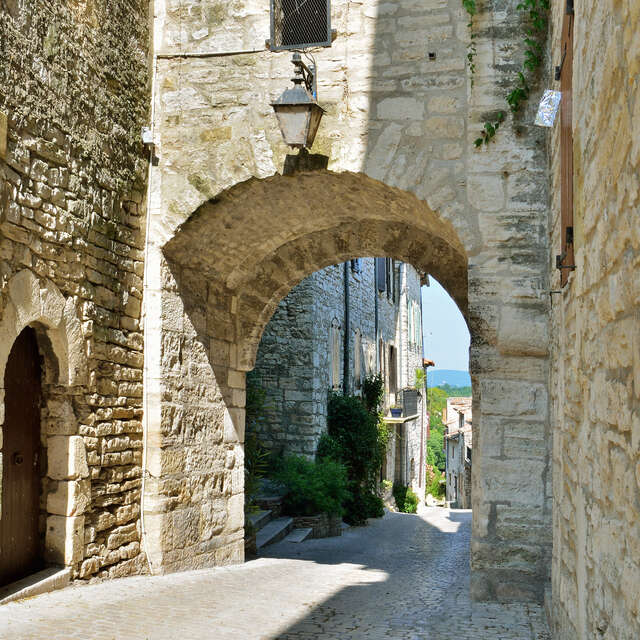 Porte de Sabran