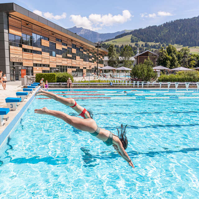Piscine olympique extérieure