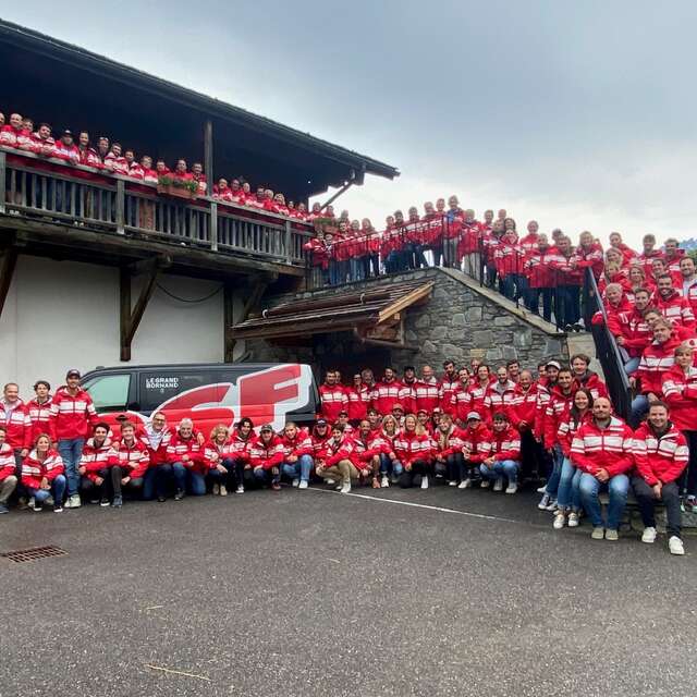 Ecole du Ski Français Ski et Snowboard - Bureau Village
