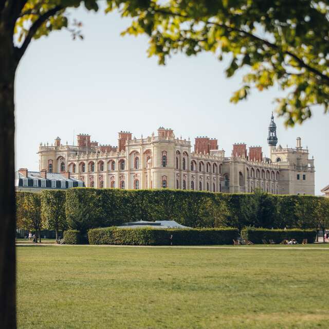 Visite guidée autour du Château-Neuf suivie d’un goûter au Pavillon Henri IV : 11 avril