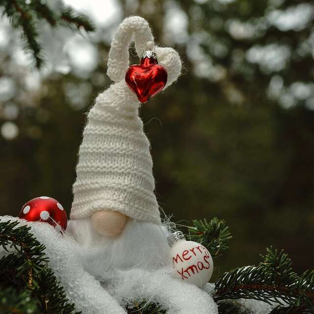 Pompom key ring workshop