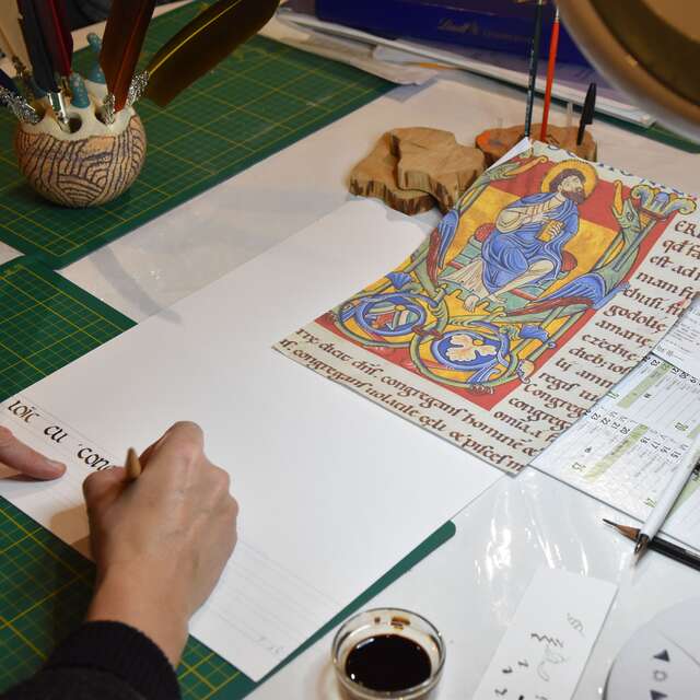 Moment d'art | Rencontre avec une artiste enlumineuse