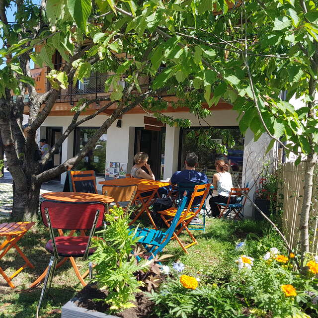 La lanterne qui rugit - café-restauration