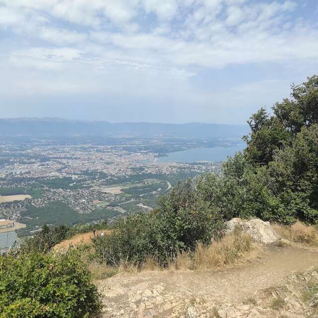 Picnic area - L'Observatoire du Salève