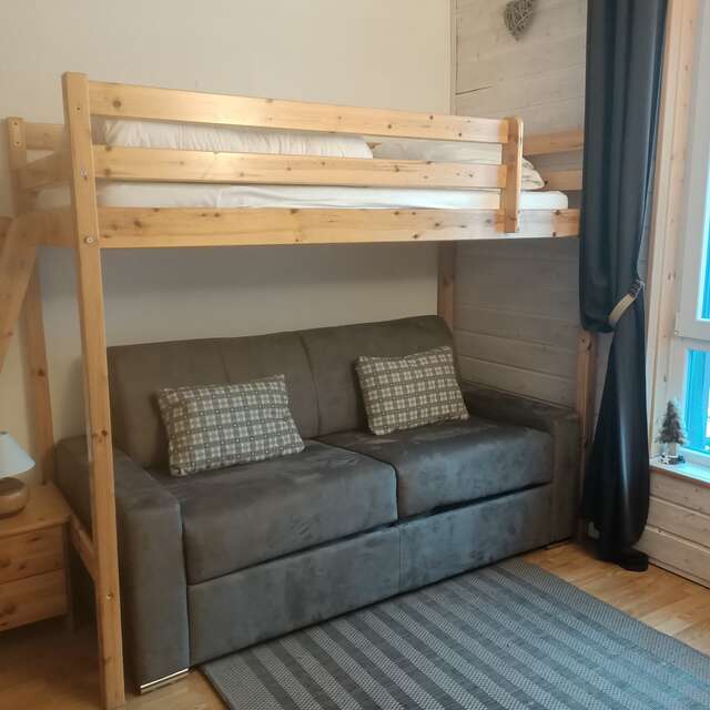 Le Tavels Apt A21