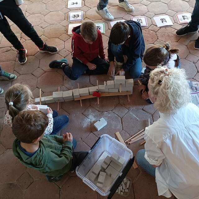 Visite en famille - Jeux de l'oie des bâtisseurs