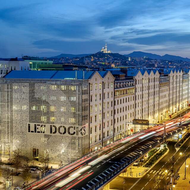 Les Docks Village
