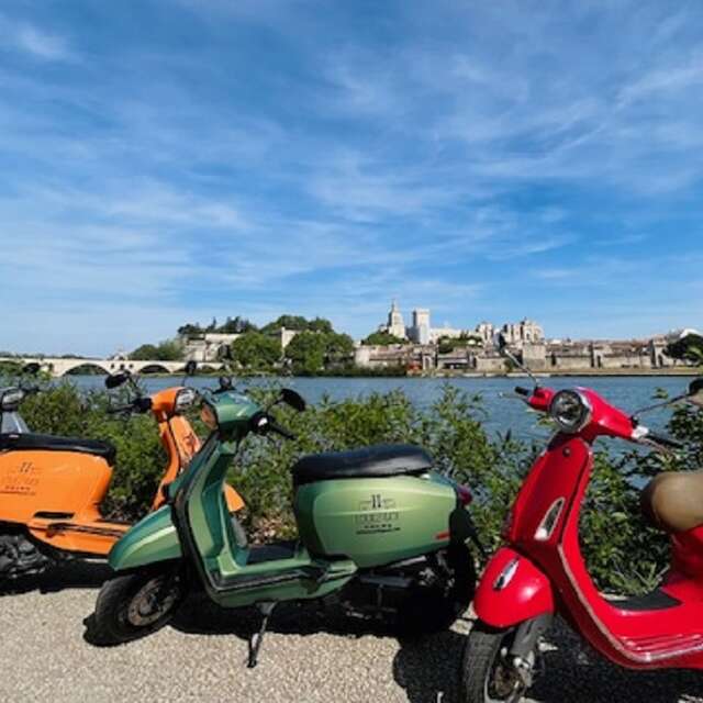 Loc'two Scoot Avignon Provence - Location de Scooter / Alquiler de scooters
