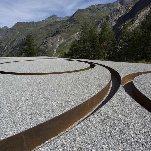 Land Art / Michael Heizer