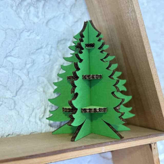 Kreativ-Workshop: Bergbäume aus Pappe