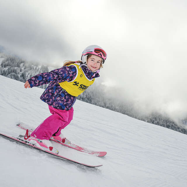 Alpine skiing and snowboarding: group lessons for 5-12 years old