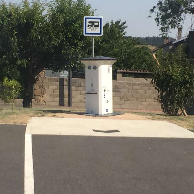 Aire de service et de stationnement camping-car