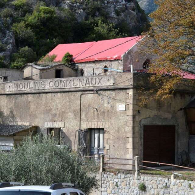 Moulins
