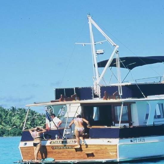 Motor Yacht Charter / Atara Royal