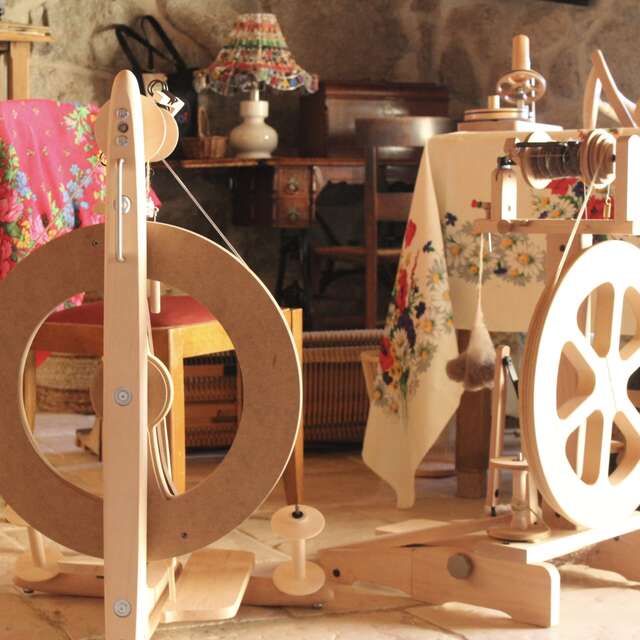 Initiations et activités créatives autour de la laine.