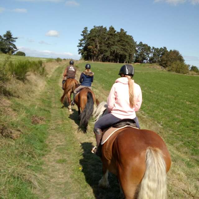 Balade enfant à cheval