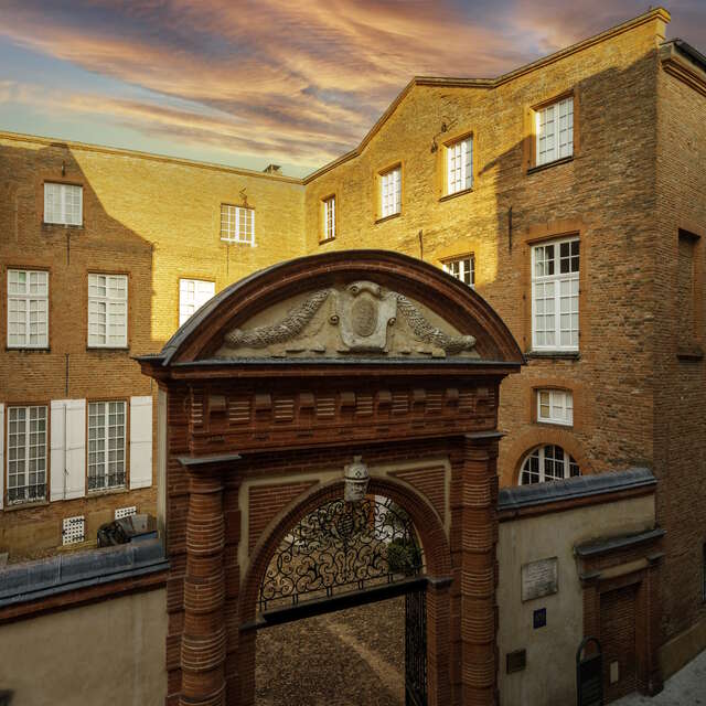 Guided tour: Private mansions