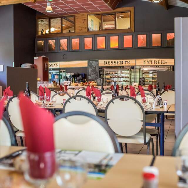 Restaurant of Volcan de Lemptégy