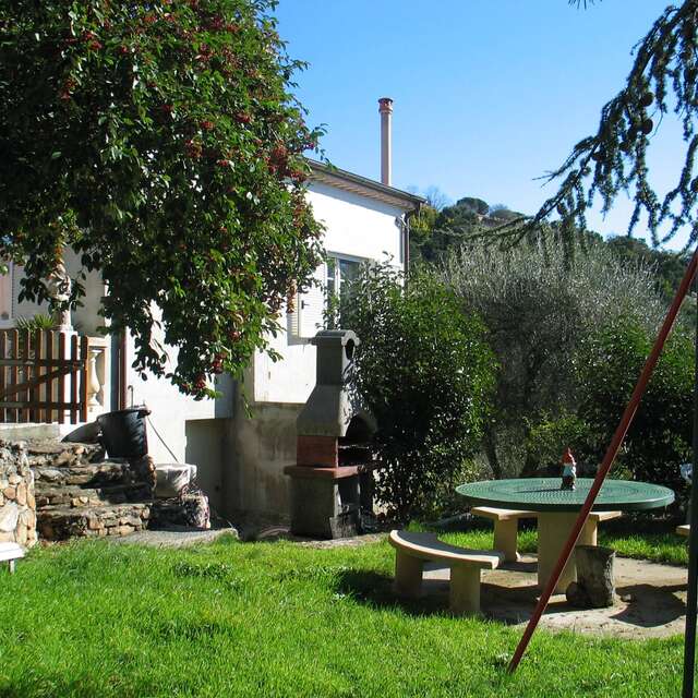 Aire de camping car- Camping Bosi à Tanneron