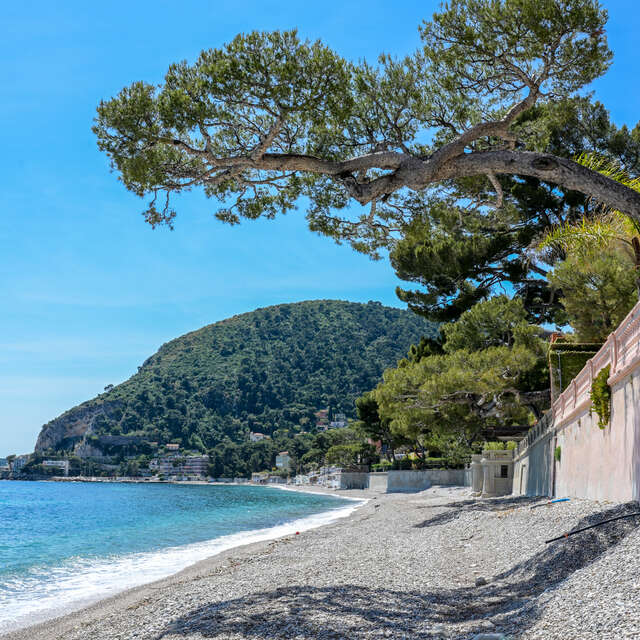 Plage d’Eze et Villa Les Roses