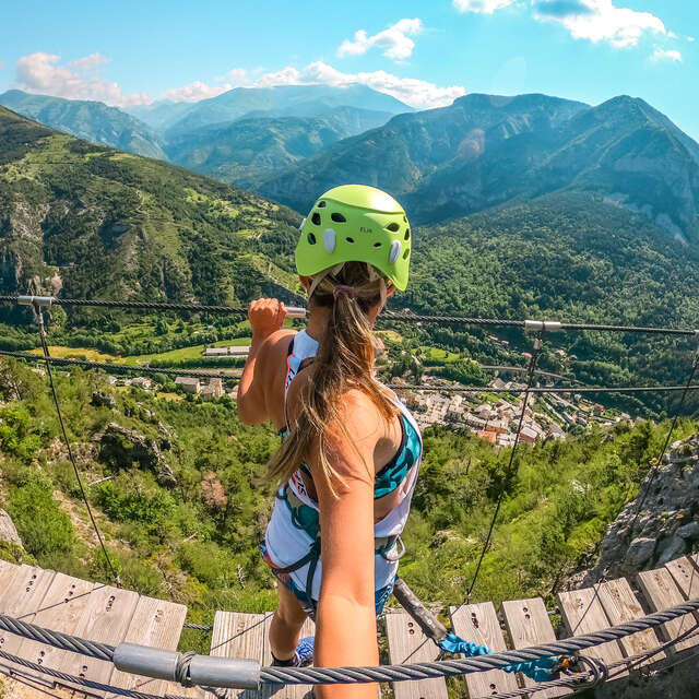 Sorties via ferrata - Bureau des guides