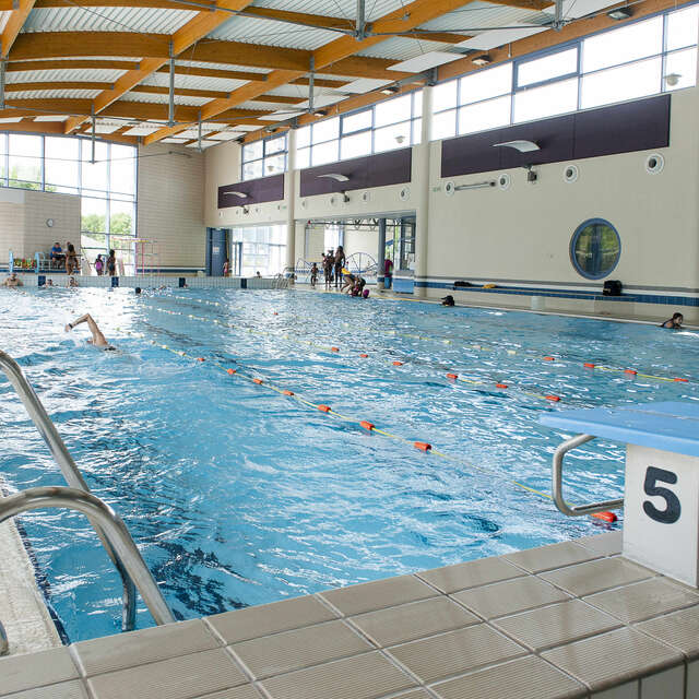 Piscine René Touzin à Ris-Orangis