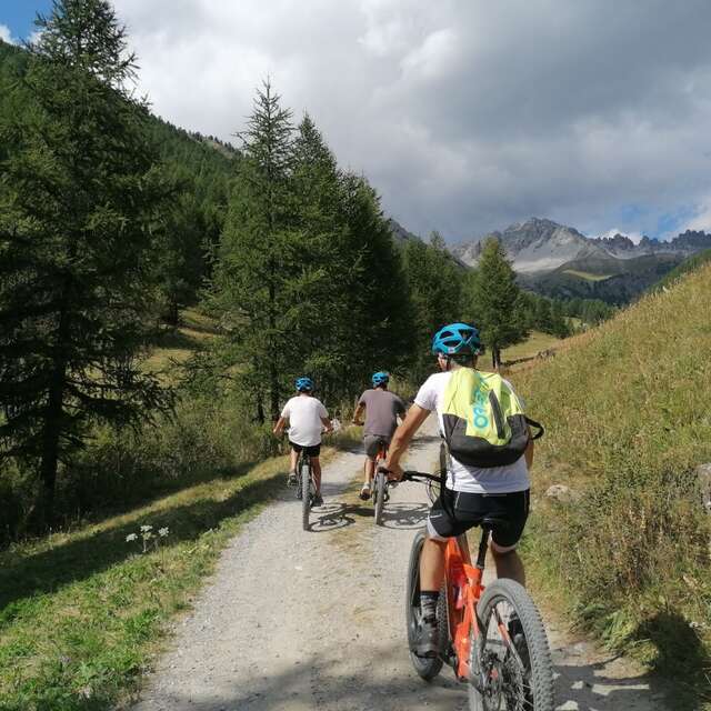 Sortie apéritive au coucher du soleil en VTTAE