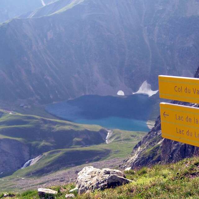 Randonnée Col du Vallon du lac de la Muzelle au lac Lauvitel