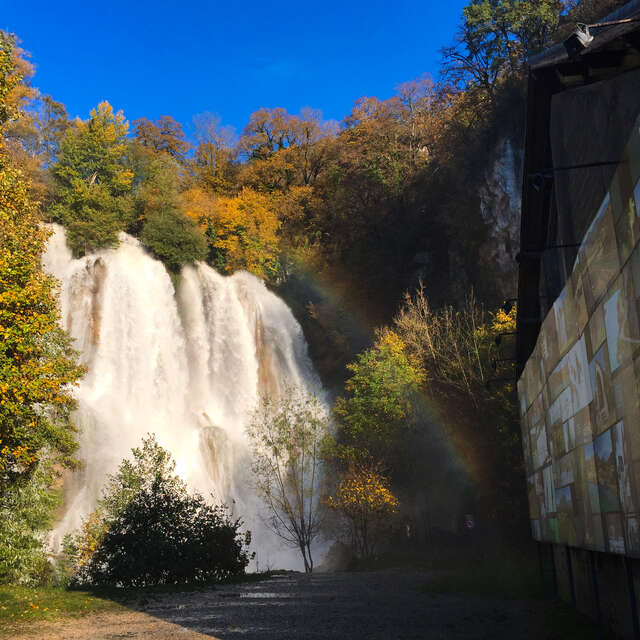 Trail along the water (Sentier de l'eau)