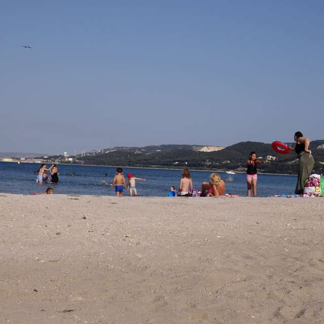 Ferrières Beach Downtown