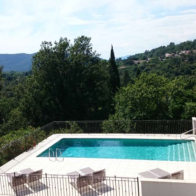 Hôtel Au Relais Provençal