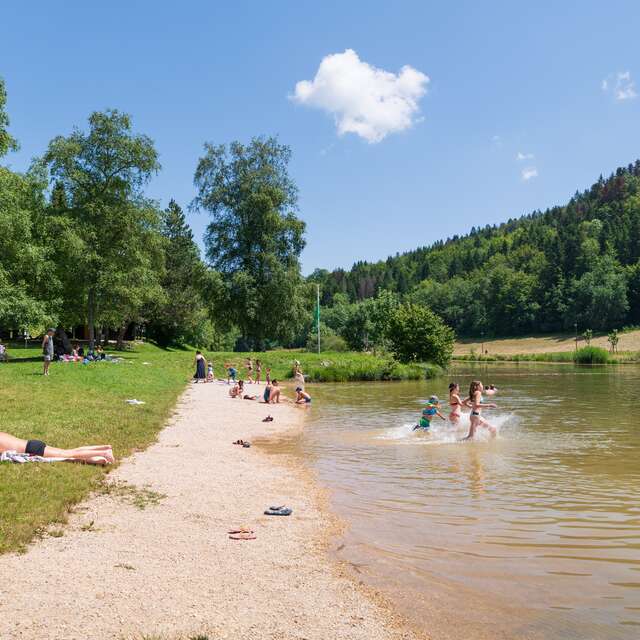 Baignade au lac de Lalleyriat