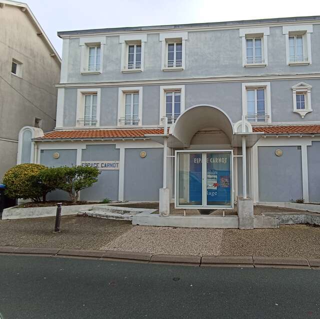 Kat and Co exposent à l'espace Carnot