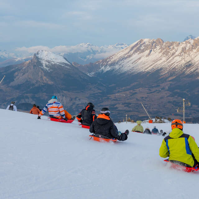 Taille ta courbe - Course de luge à Superdévoluy
