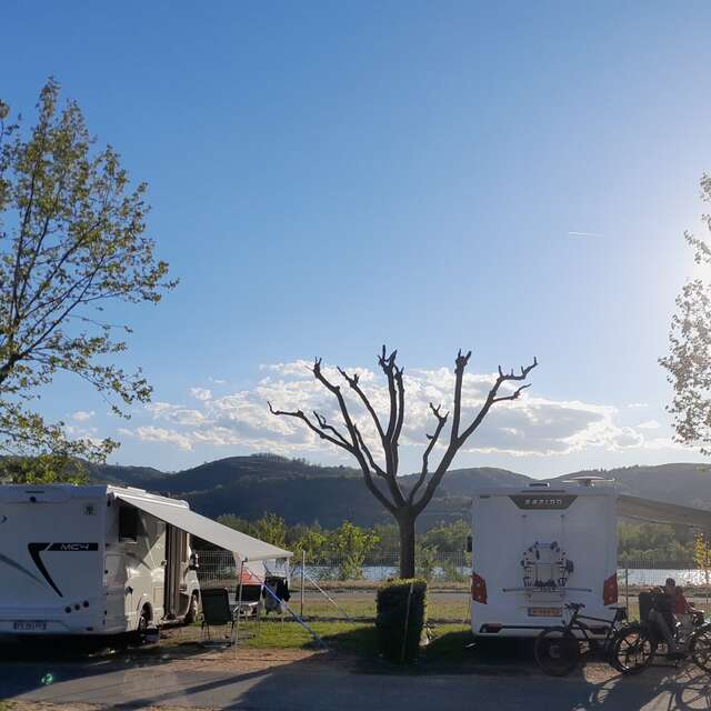 Camping "Les Îles de Silon"