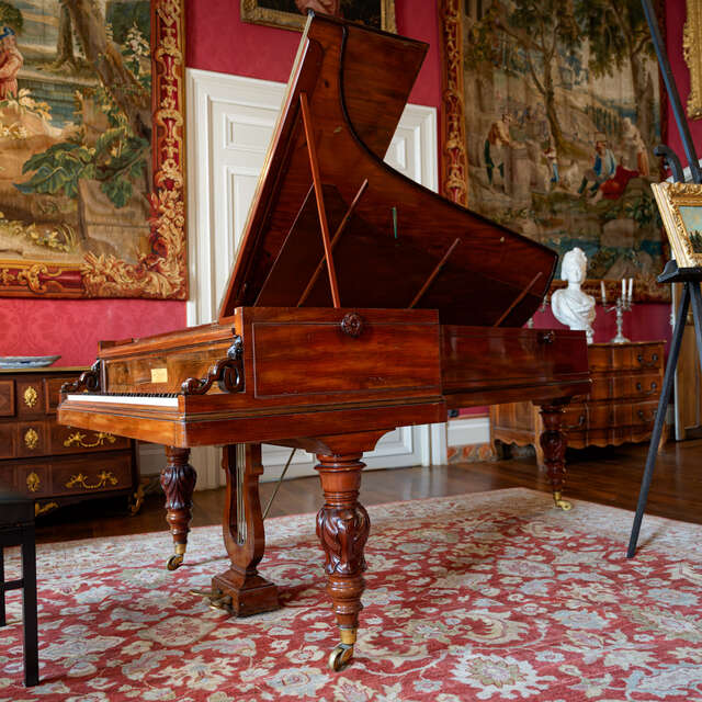 Aline Piboule : Récital sur le piano ancien du château d'Aulteribe