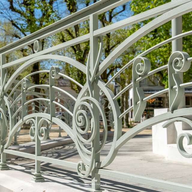 Kiosque à musique de la source de l'Hôpital