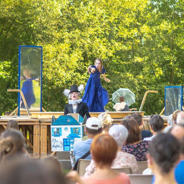 Alice au pays des merveilles · par le Nouveau Théâtre Populaire