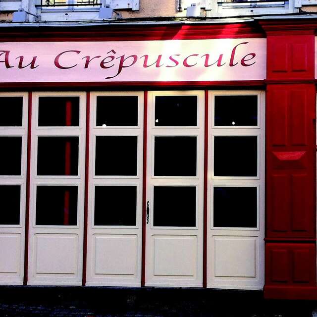 Crêperie au crépuscule