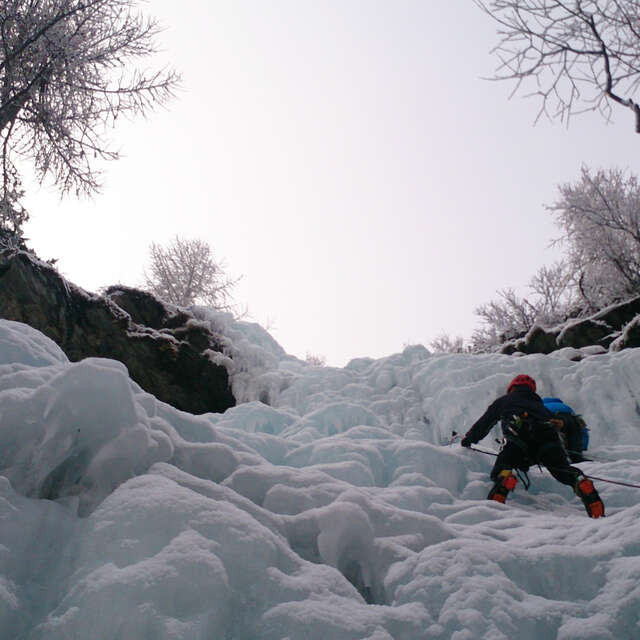 Cascade de glace - Guides Esprit Montagne