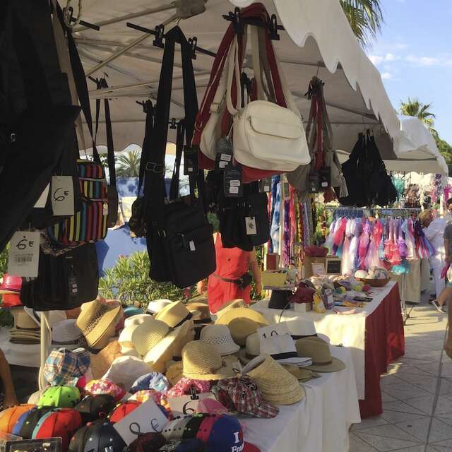 Marché aux vêtements de Vallauris