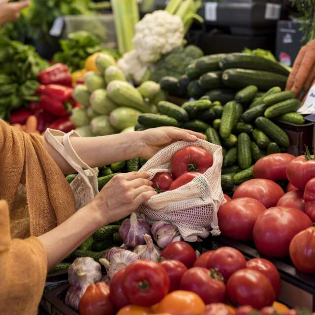Petit marché alimentaire du Pin