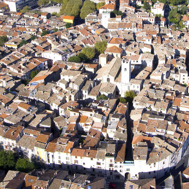 Visites guidées médiévales théâtralisées à la lanterne
