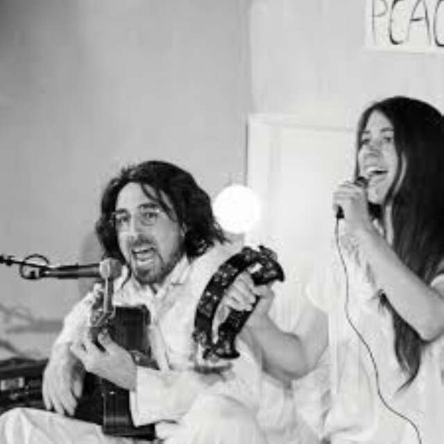 Yoko en John" - Dramaturgisch Centrum van de Dorpen