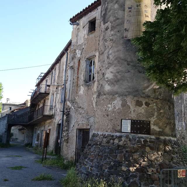 Le Château de Crouzol au Martinet