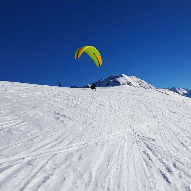 Vol parapente biplace avec Sacha Parapente